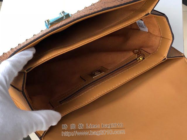 MCM女包 原單 6235 專櫃同步 Patricia打釘風琴包 翻蓋式搭配月桂鎖按扣 MCM單肩斜跨女包 MCM女手提包 手拎包  mdmc1359